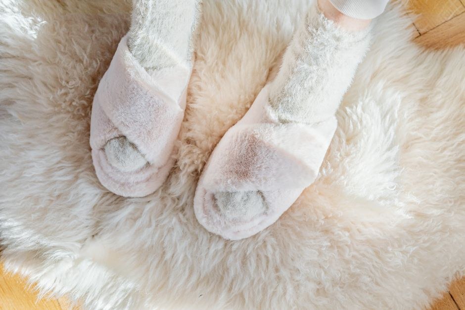 Fleece-Lined Plush Slipper